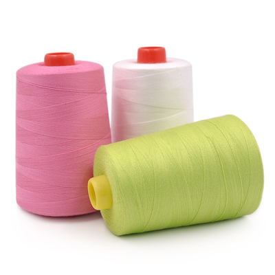 In Lager Polyesterfäden Hilos De Coser Feste Farbe gefärbt Spuniert 100% Polyestergarn 40/2 Polyester Nähfaden