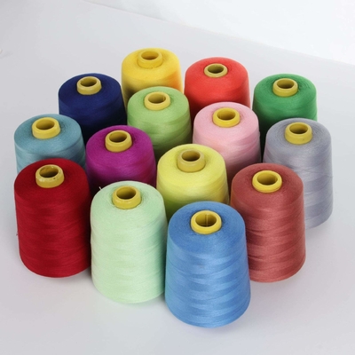 Hochgeschwindigkeits-Polyester-Nähtfaden mit reichhaltigen Farben zum Nähen