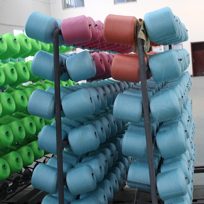 1200 Muliti Farben 40 / 2 100% Polyester Spund Garne für Polyester Nähgarne