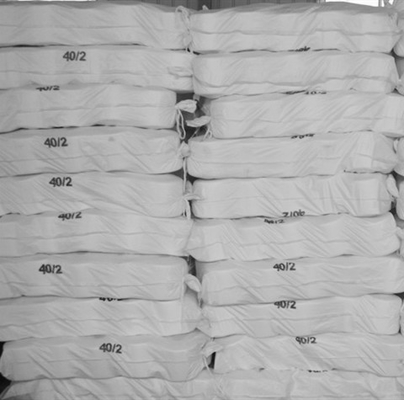 Ringgesponnenes, gefärbtes Polyestergarn 60 / 2 60 / 3, geringer Schrumpf, gute Farbechtheit zum Nähen