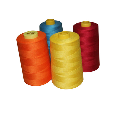 Farbe 402 Polyester-Nähtgarne individuelles Gewicht Polyester-Garn Großhandelspreis