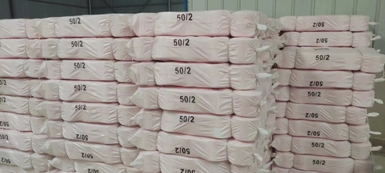 Hoher Hartnäckigkeits-Polyester-Kern spann Garn, glatte Oberfläche gesponnenes Polyesternähgarn