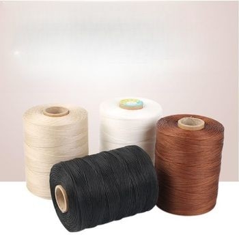 Farbiges gefärbtes Nähgarn Polyester 402 Nähgarn auf Lager